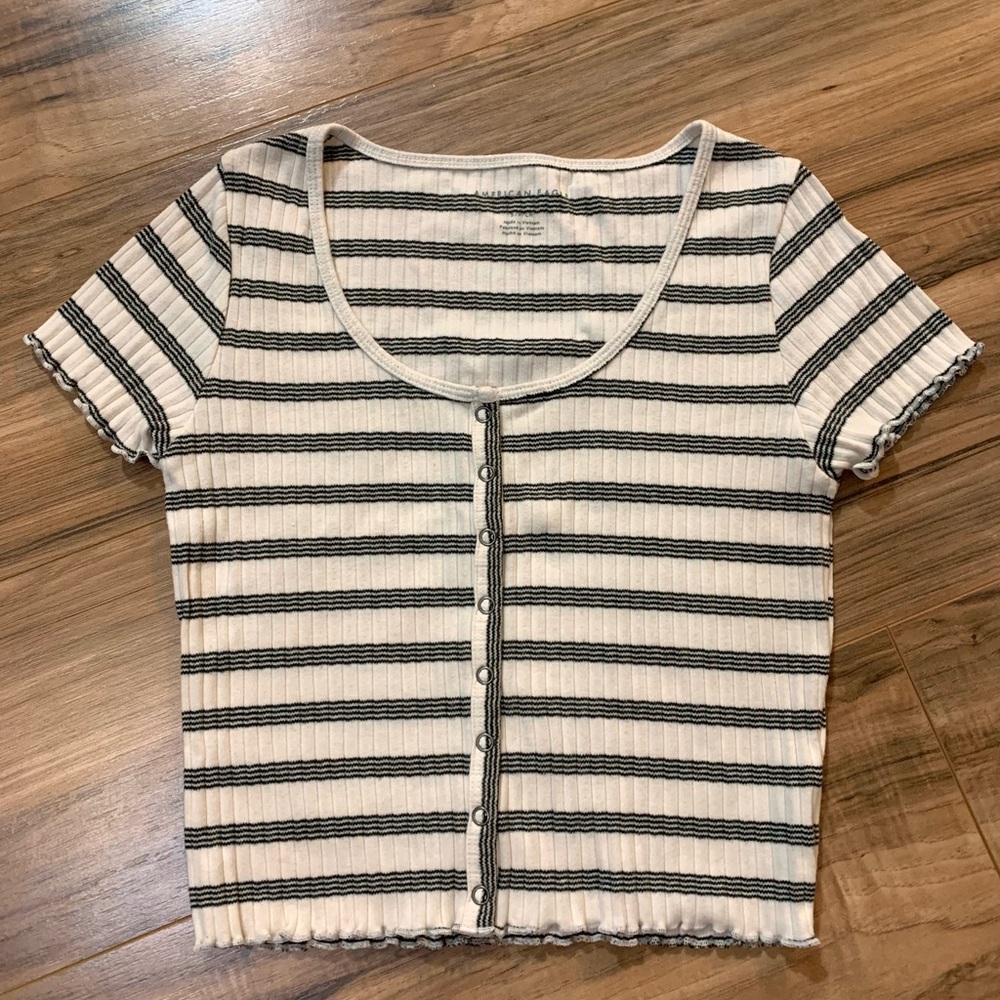 American Eagle Ivory Black Top size Small Back to School